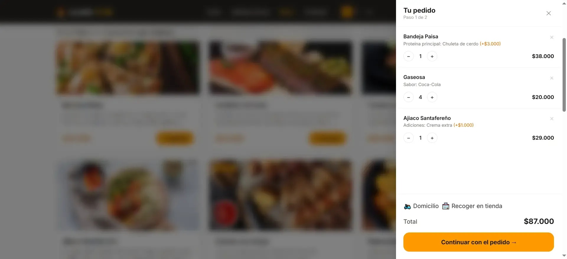 Carrito del menú digital para restaurante — resumen de pedido antes de confirmar Carrito de pedidos abierto con ítems, personalizaciones y total visible